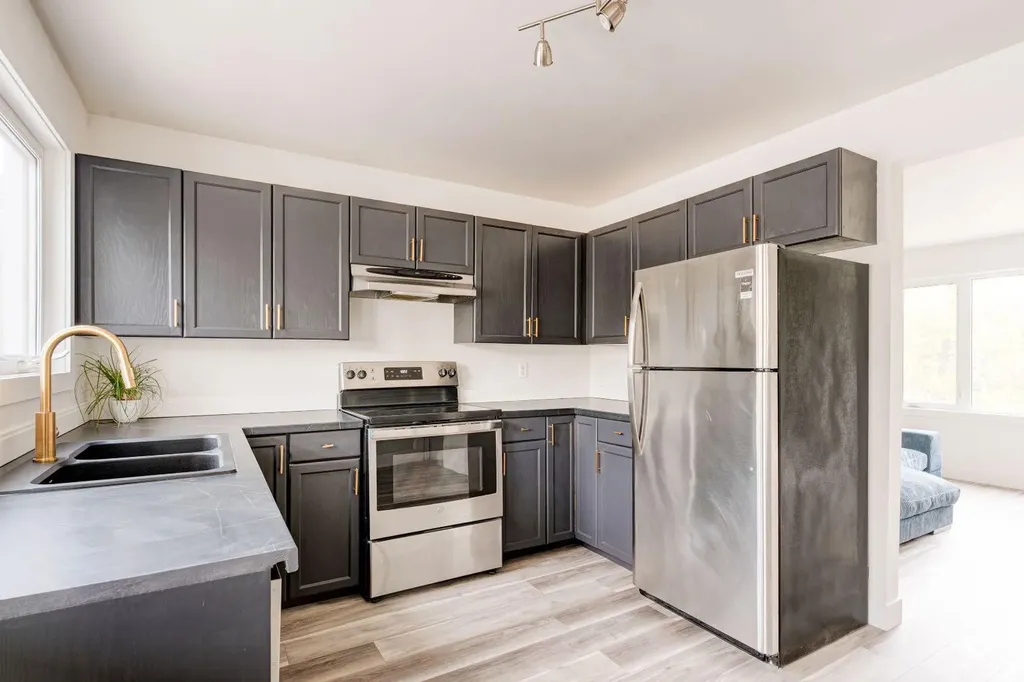 322 Killarney Glen Court SW Calgary AB T3E 7H4