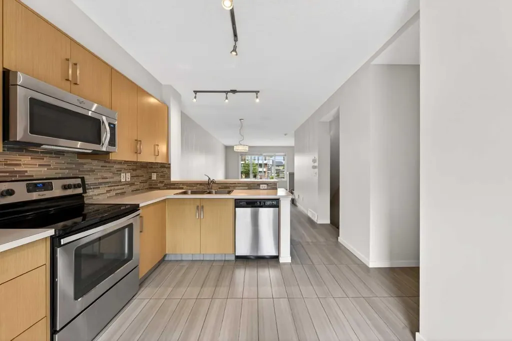 4 Walden Walk SE Calgary AB T2X 0Y4