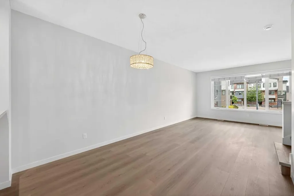 4 Walden Walk SE Calgary AB T2X 0Y4