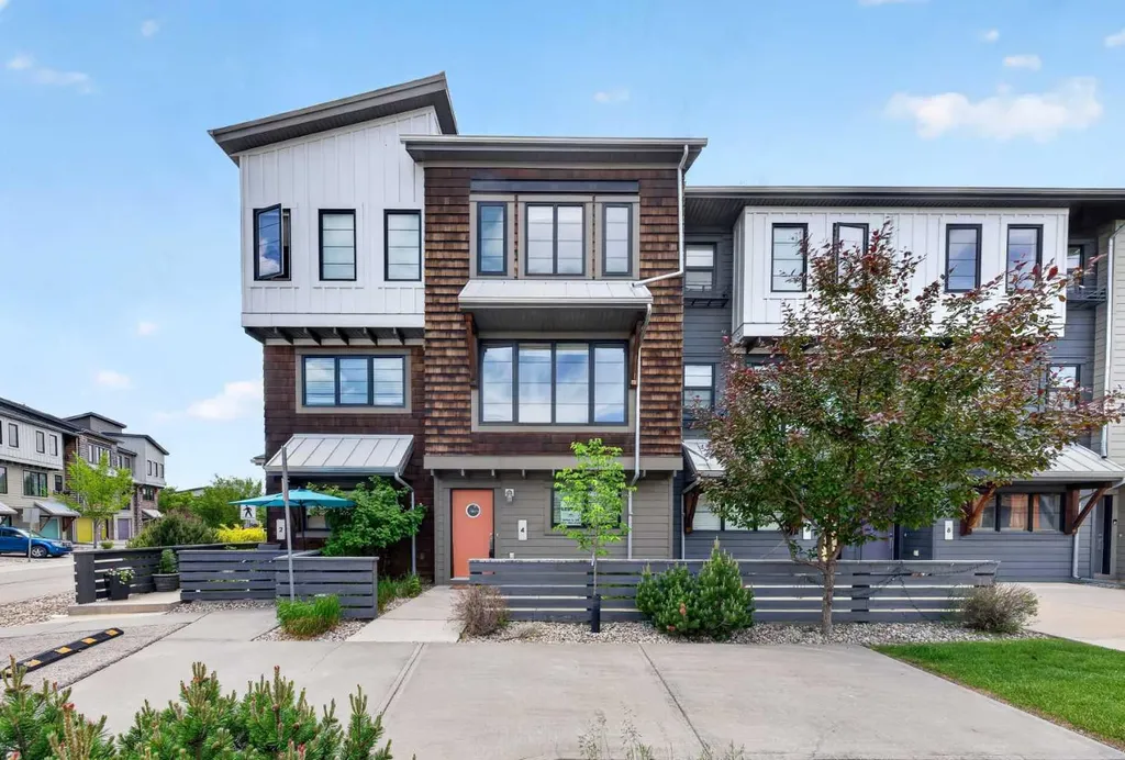 4 Walden Walk SE Calgary AB T2X 0Y4
