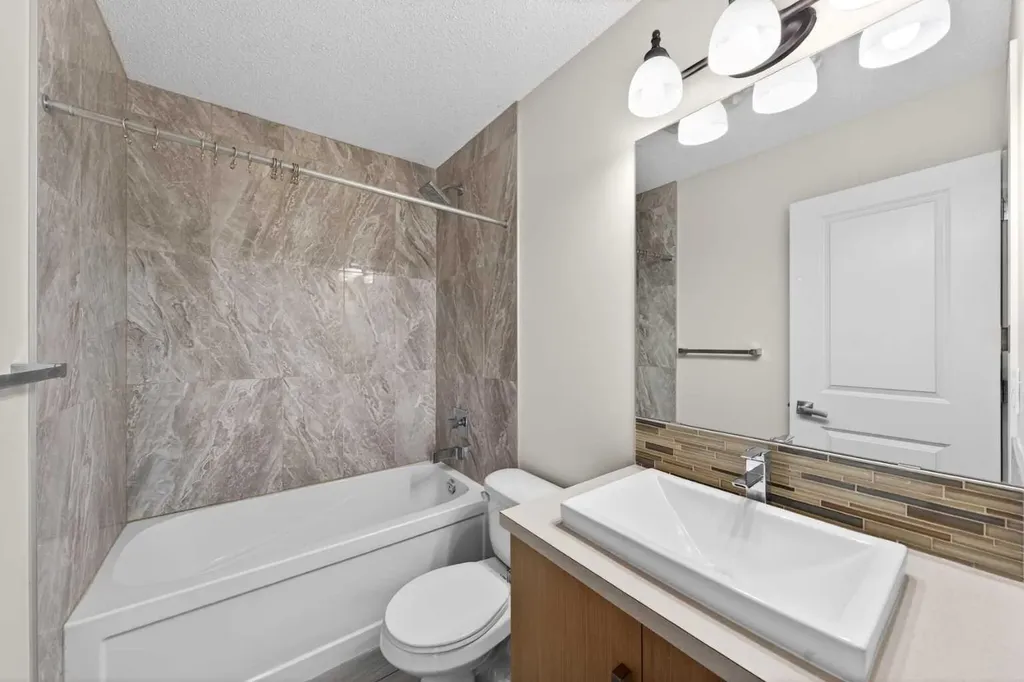 4 Walden Walk SE Calgary AB T2X 0Y4
