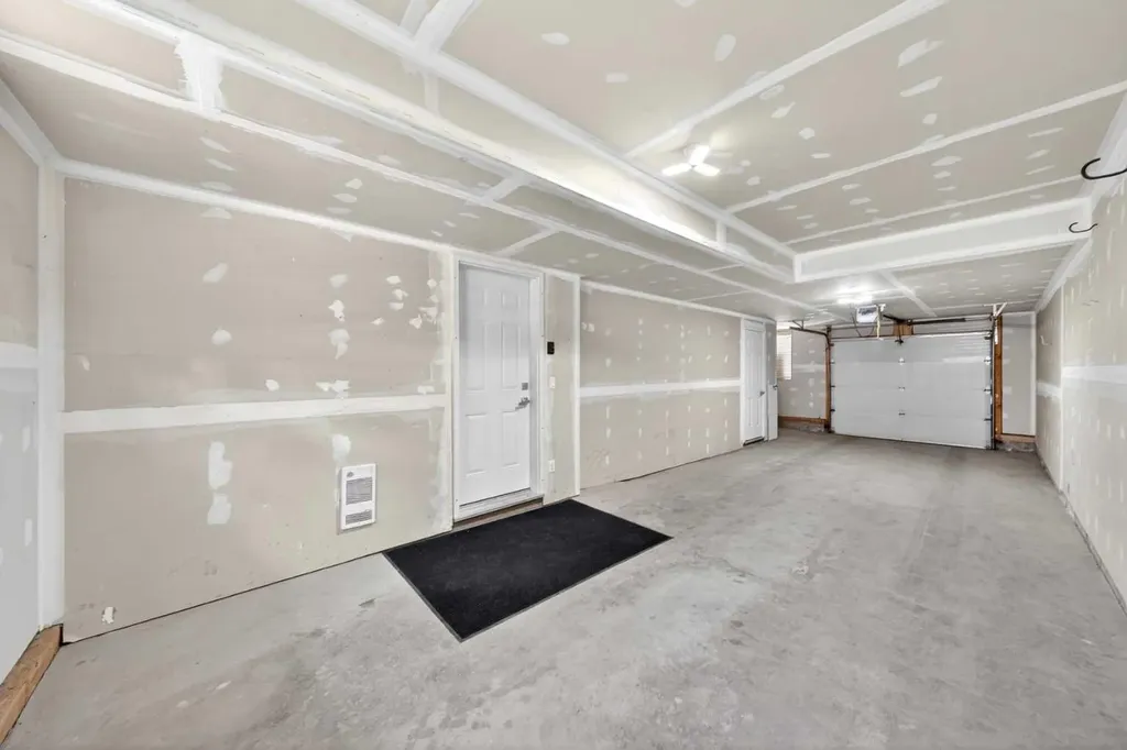 4 Walden Walk SE Calgary AB T2X 0Y4