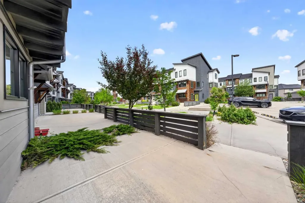 4 Walden Walk SE Calgary AB T2X 0Y4