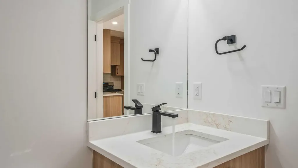 8926 34 Avenue Calgary AB T3B1S2