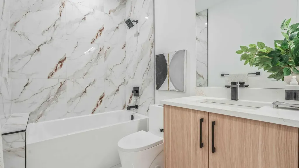 8926 34 Avenue Calgary AB T3B1S2