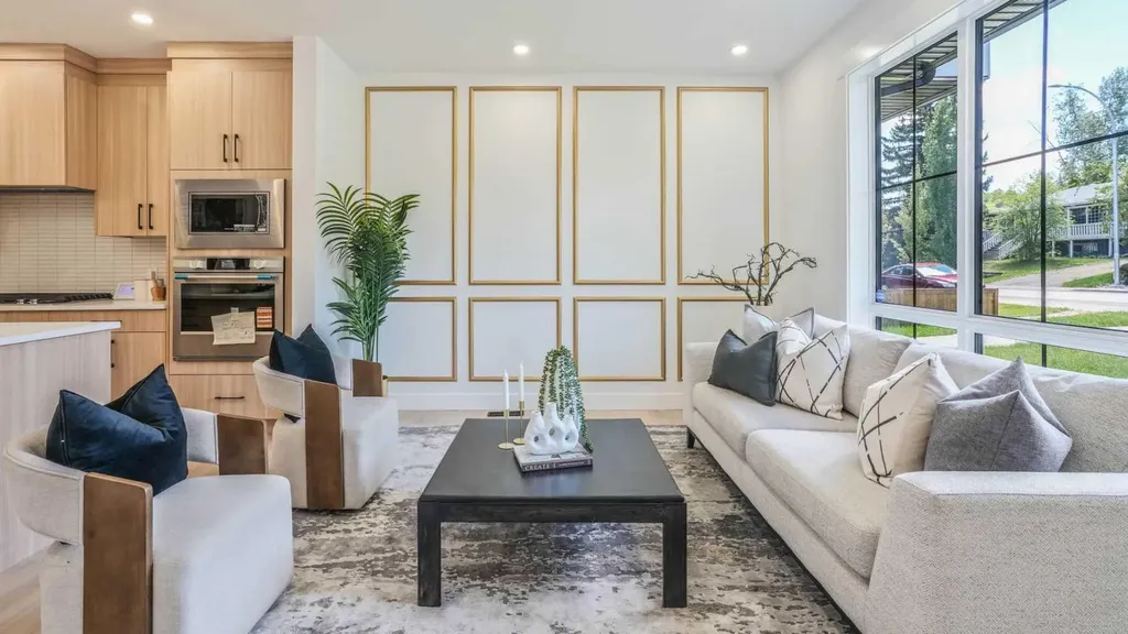 8926 34 Avenue Calgary AB T3B1S2