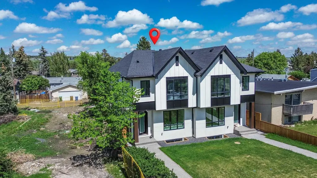 8926 34 Avenue Calgary AB T3B1S2