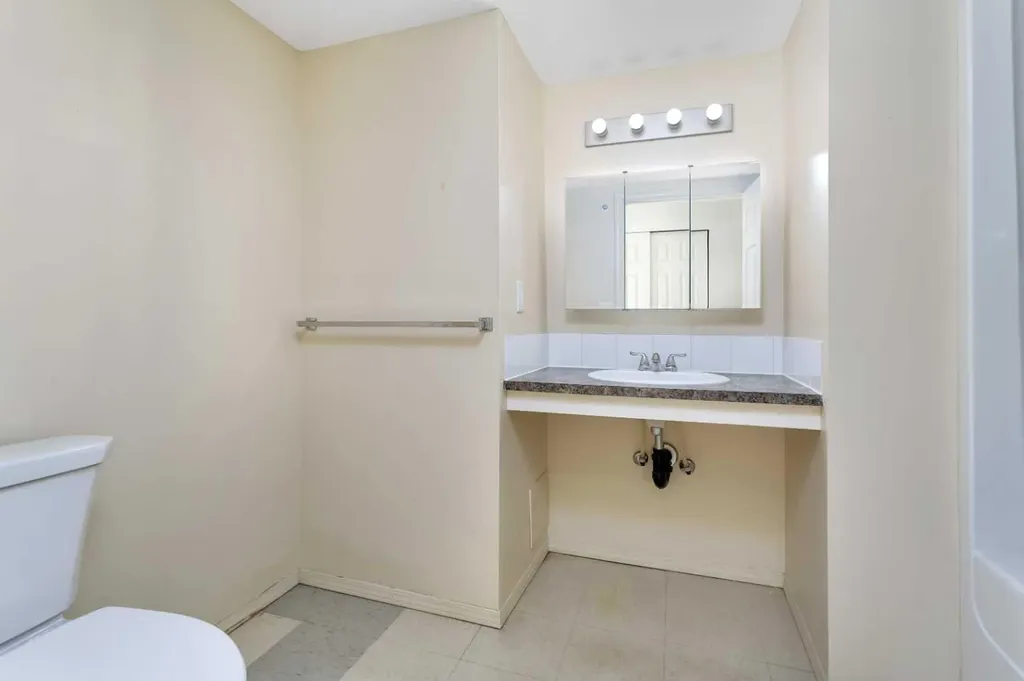 80A Kelloway Crescent Red Deer AB T4P 4G7