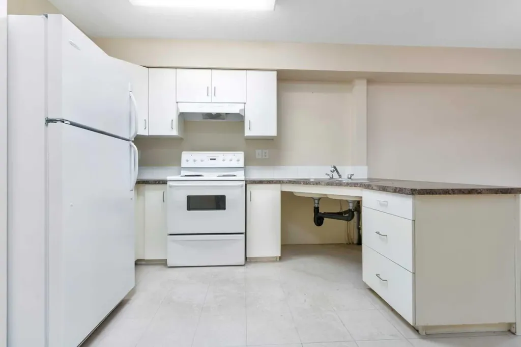80A Kelloway Crescent Red Deer AB T4P 4G7