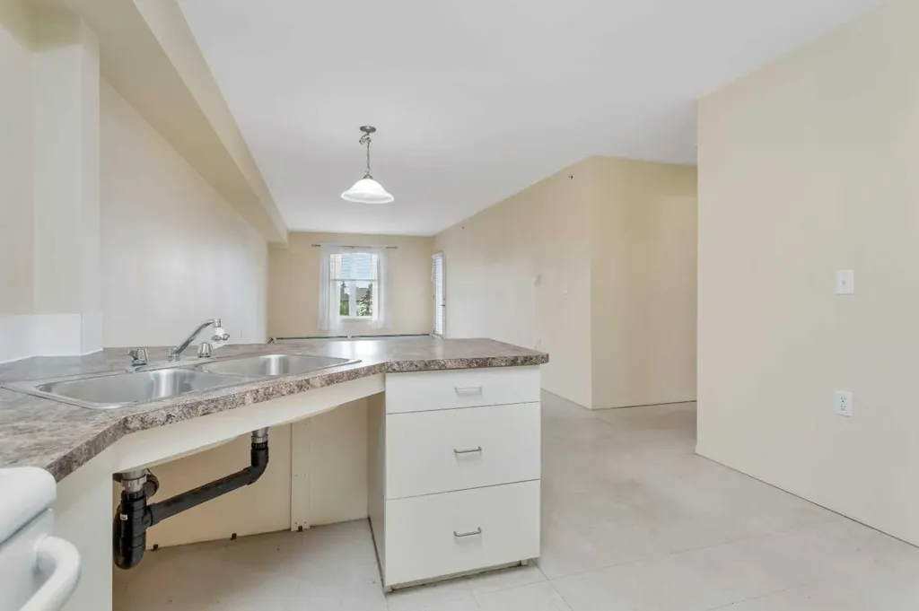 80A Kelloway Crescent Red Deer AB T4P 4G7