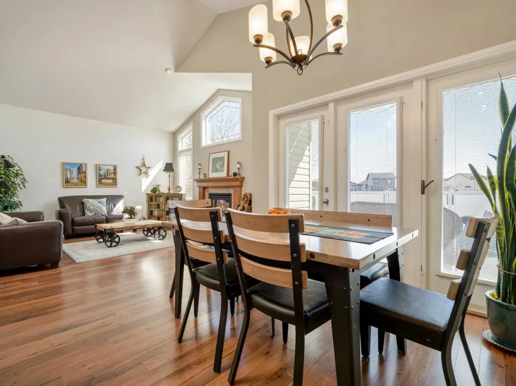 1656 Coalbanks Boulevard W Lethbridge AB T1J 2X4