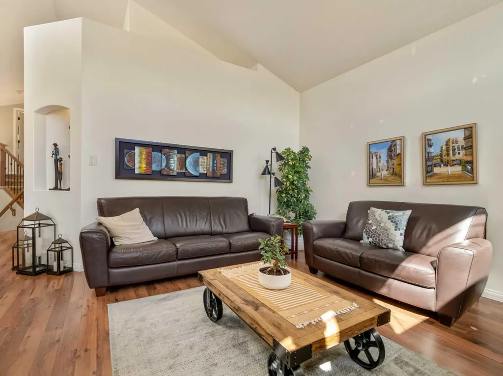 1656 Coalbanks Boulevard W Lethbridge AB T1J 2X4