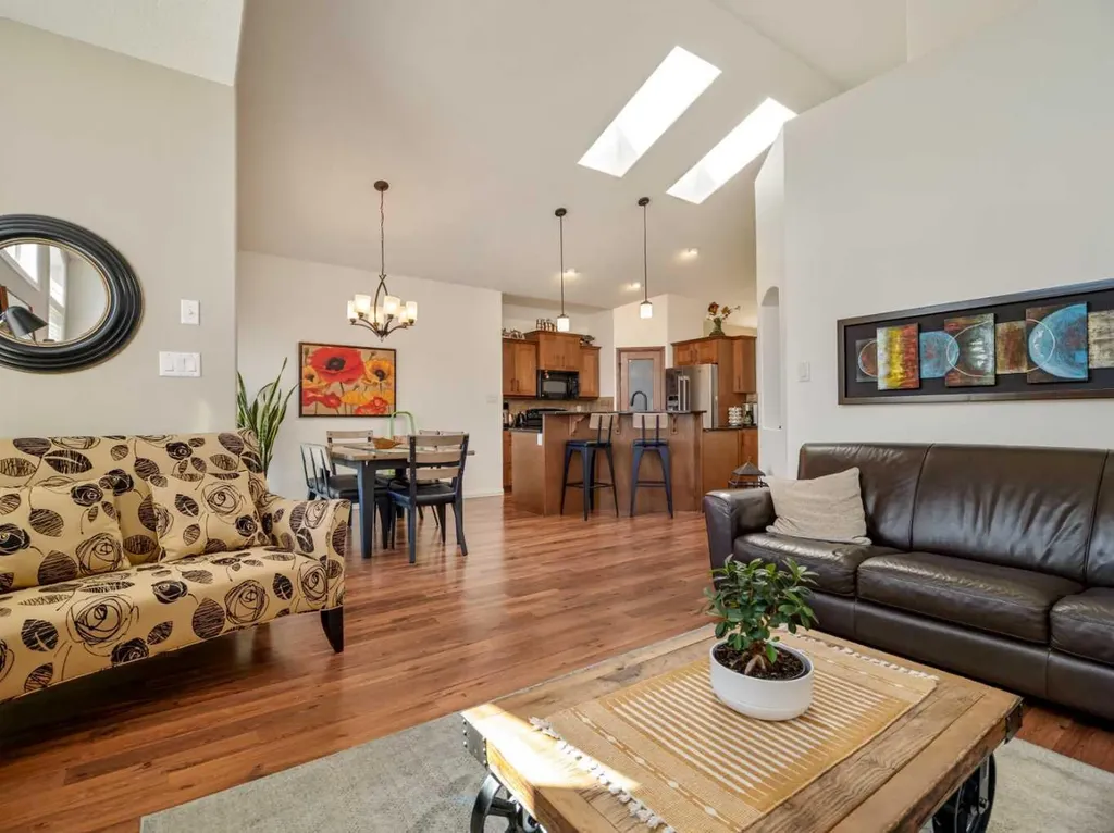 1656 Coalbanks Boulevard W Lethbridge AB T1J 2X4
