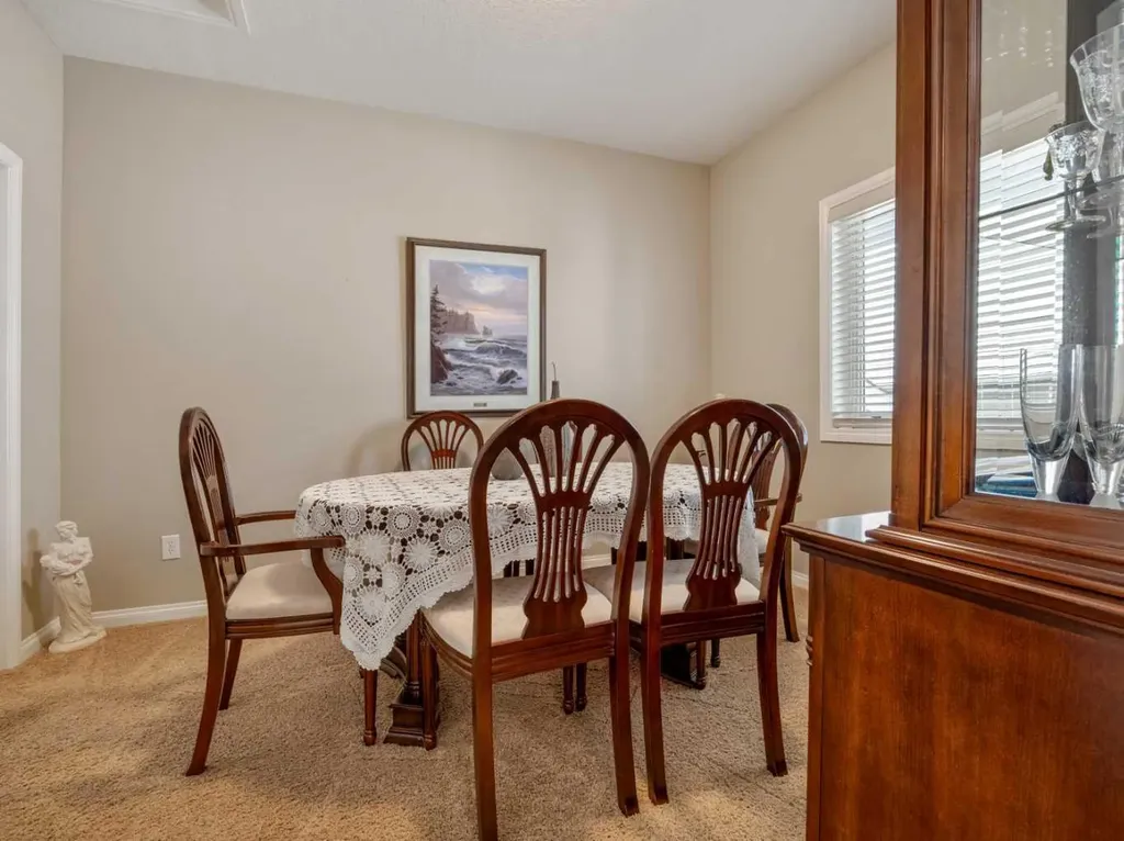 1656 Coalbanks Boulevard W Lethbridge AB T1J 2X4