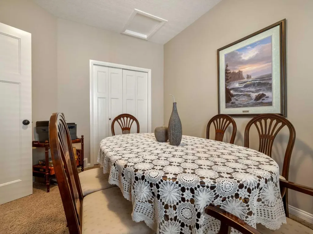1656 Coalbanks Boulevard W Lethbridge AB T1J 2X4