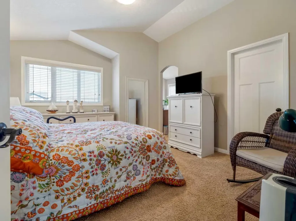 1656 Coalbanks Boulevard W Lethbridge AB T1J 2X4
