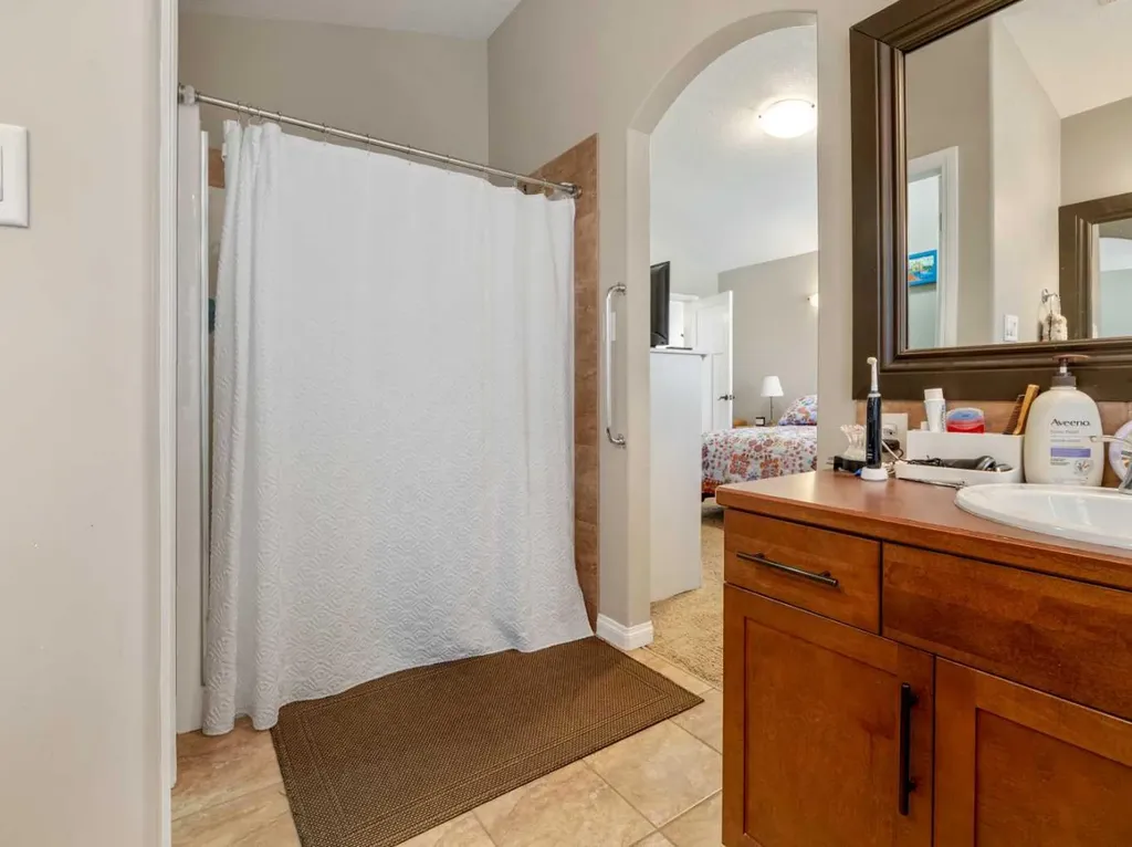 1656 Coalbanks Boulevard W Lethbridge AB T1J 2X4