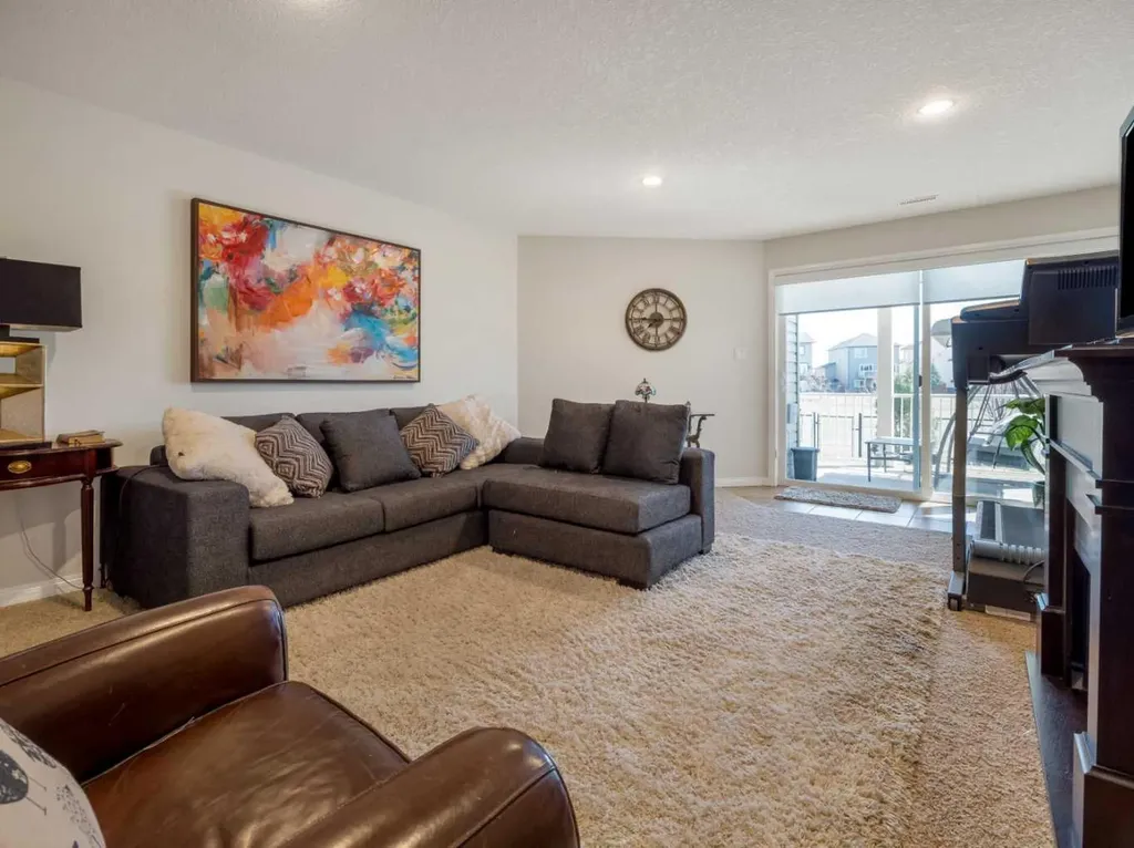 1656 Coalbanks Boulevard W Lethbridge AB T1J 2X4