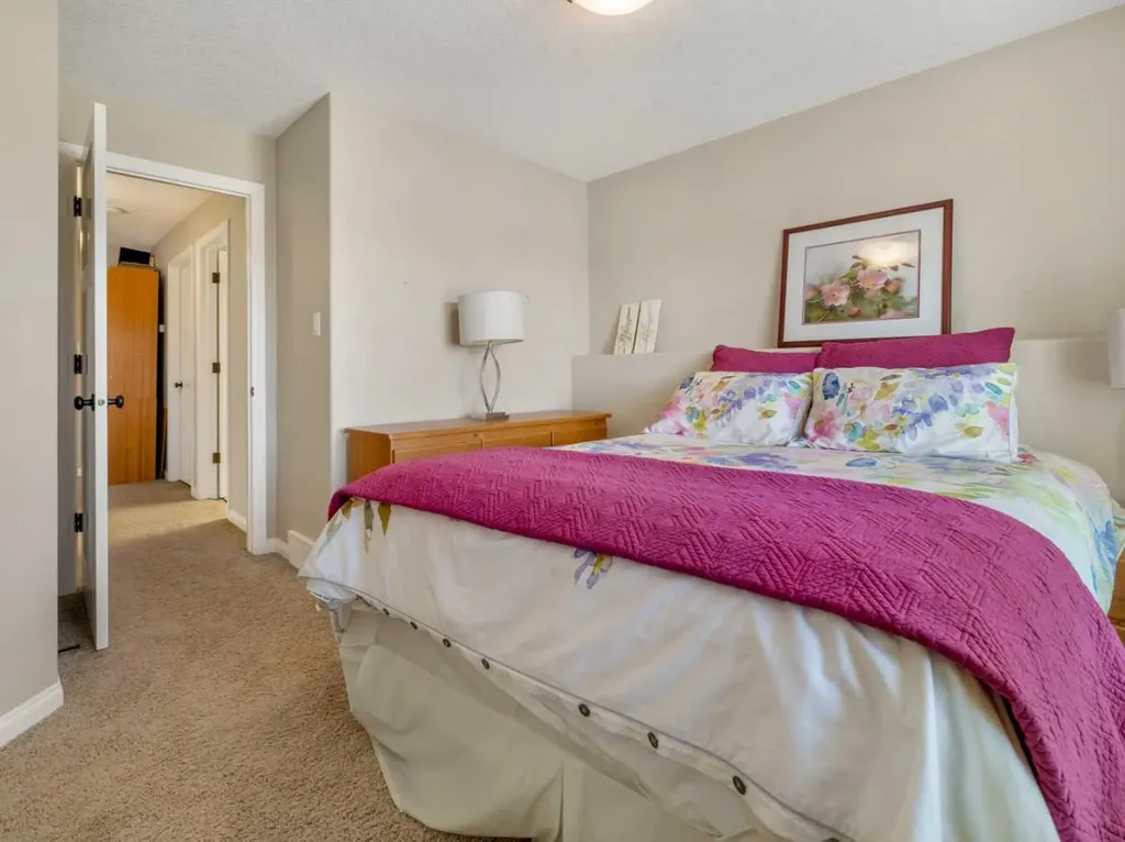 1656 Coalbanks Boulevard W Lethbridge AB T1J 2X4