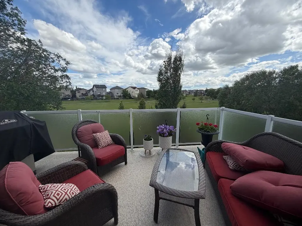 1656 Coalbanks Boulevard W Lethbridge AB T1J 2X4