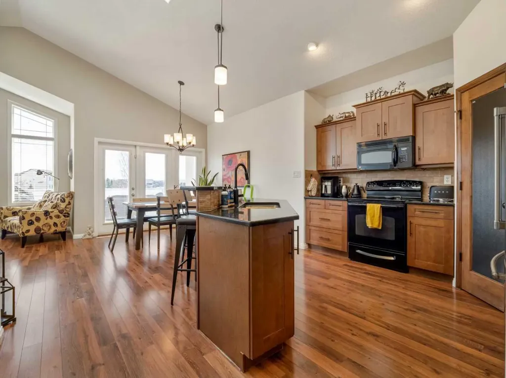 1656 Coalbanks Boulevard W Lethbridge AB T1J 2X4