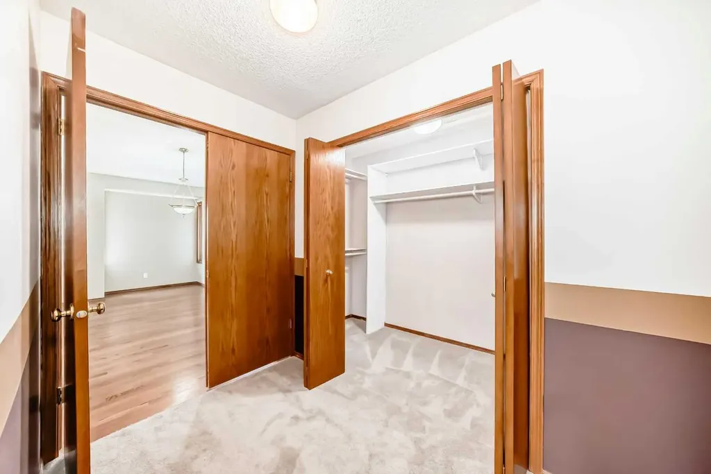 96 Arbour Ridge Way NW Calgary AB T3G 3T1
