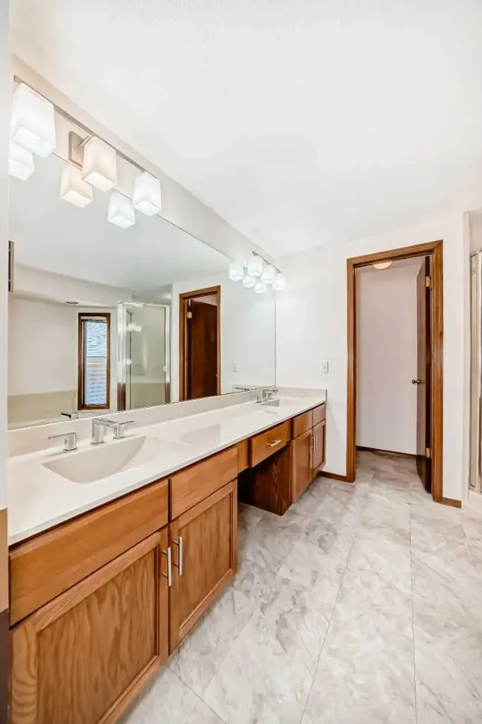 96 Arbour Ridge Way NW Calgary AB T3G 3T1