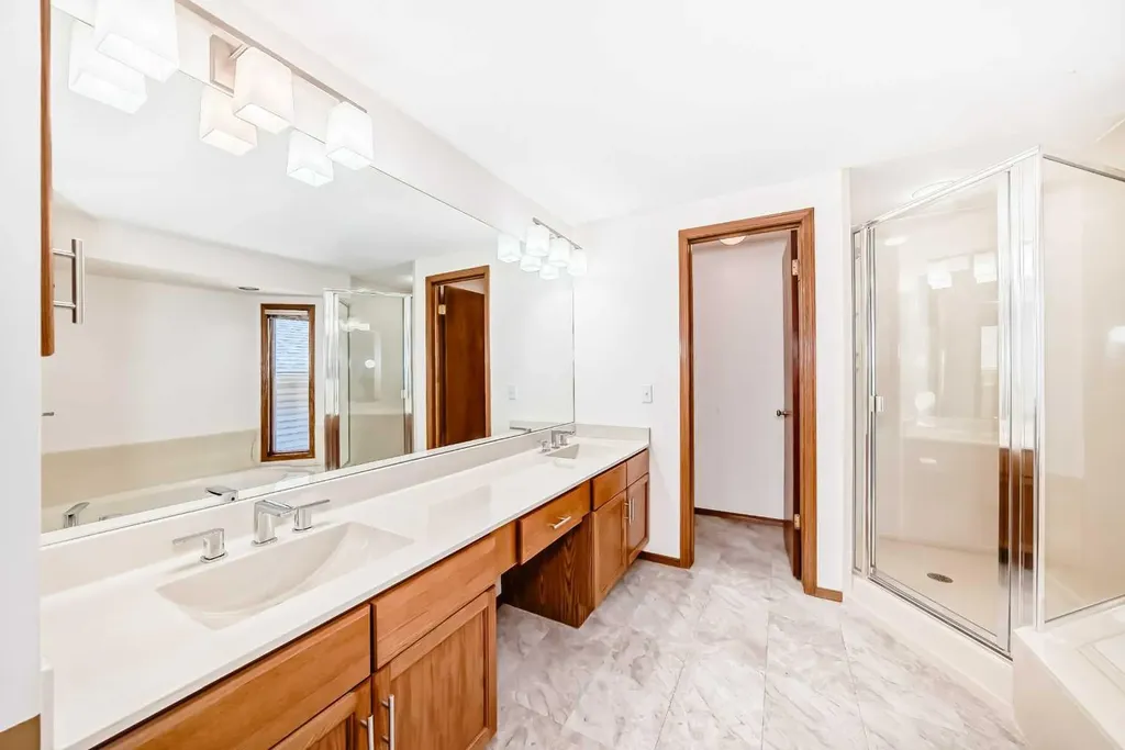 96 Arbour Ridge Way NW Calgary AB T3G 3T1