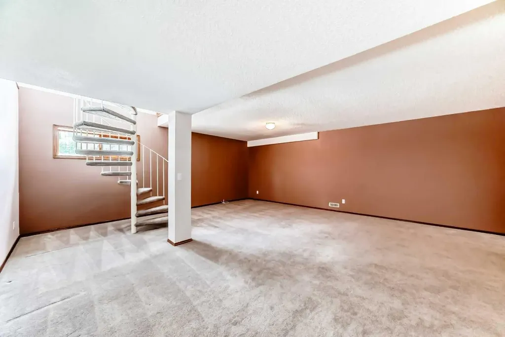 96 Arbour Ridge Way NW Calgary AB T3G 3T1