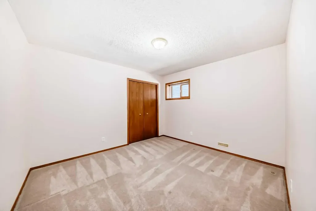 96 Arbour Ridge Way NW Calgary AB T3G 3T1