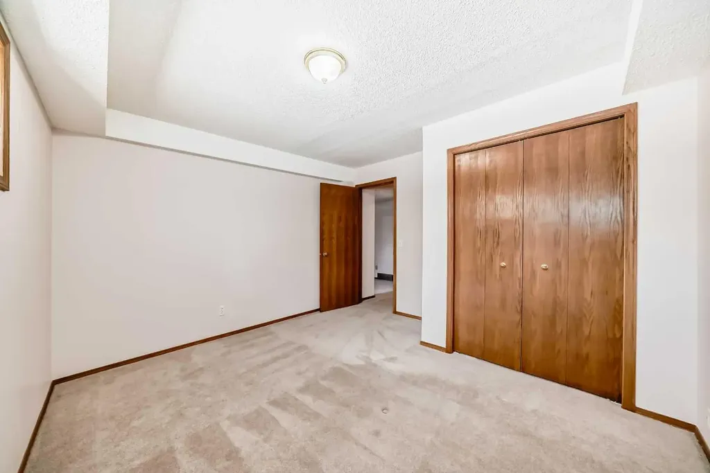 96 Arbour Ridge Way NW Calgary AB T3G 3T1
