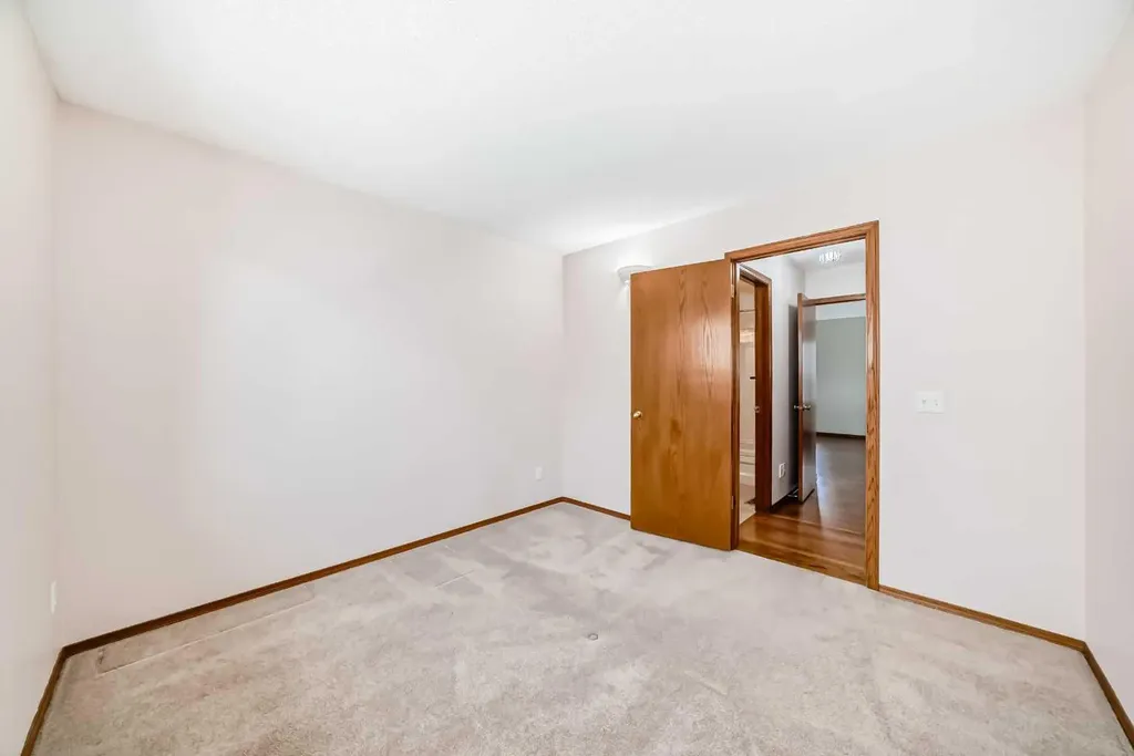 96 Arbour Ridge Way NW Calgary AB T3G 3T1