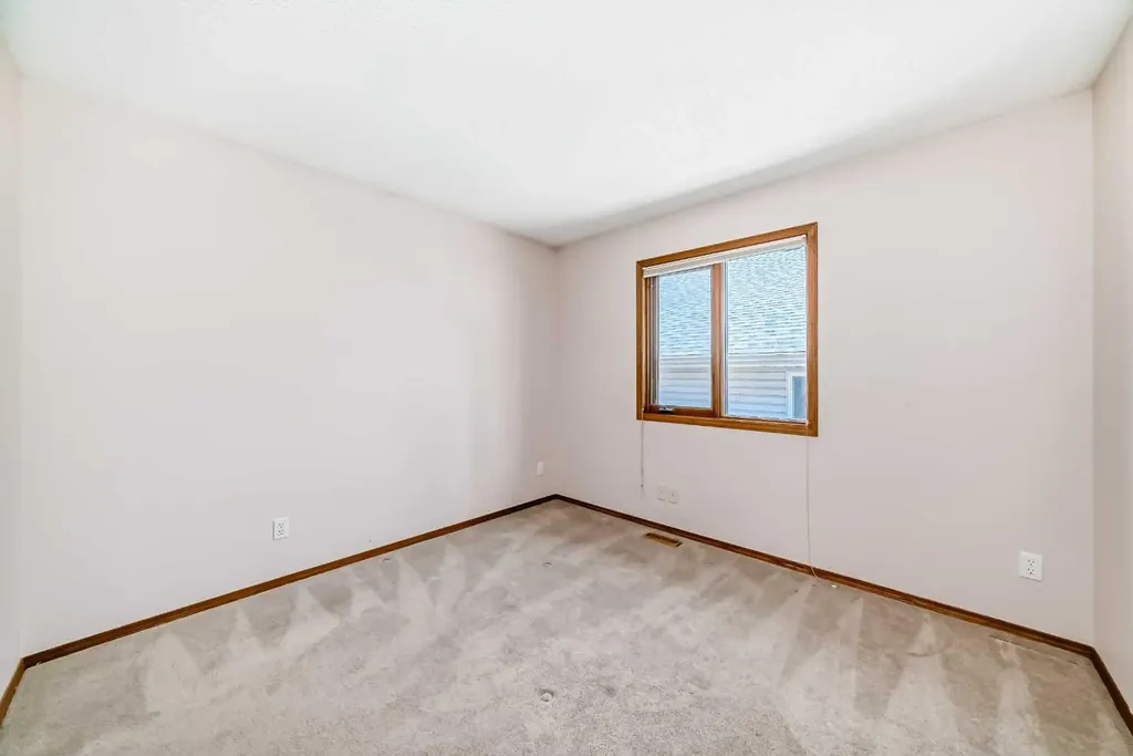 96 Arbour Ridge Way NW Calgary AB T3G 3T1