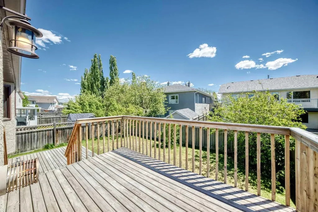 96 Arbour Ridge Way NW Calgary AB T3G 3T1