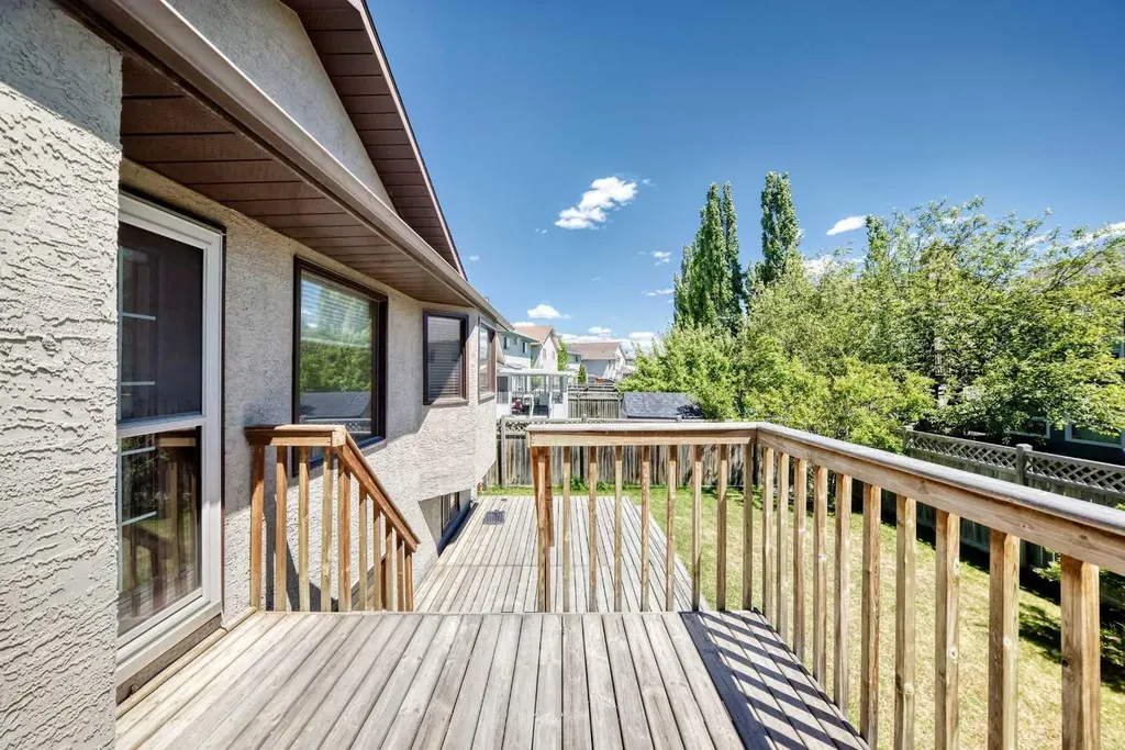 96 Arbour Ridge Way NW Calgary AB T3G 3T1
