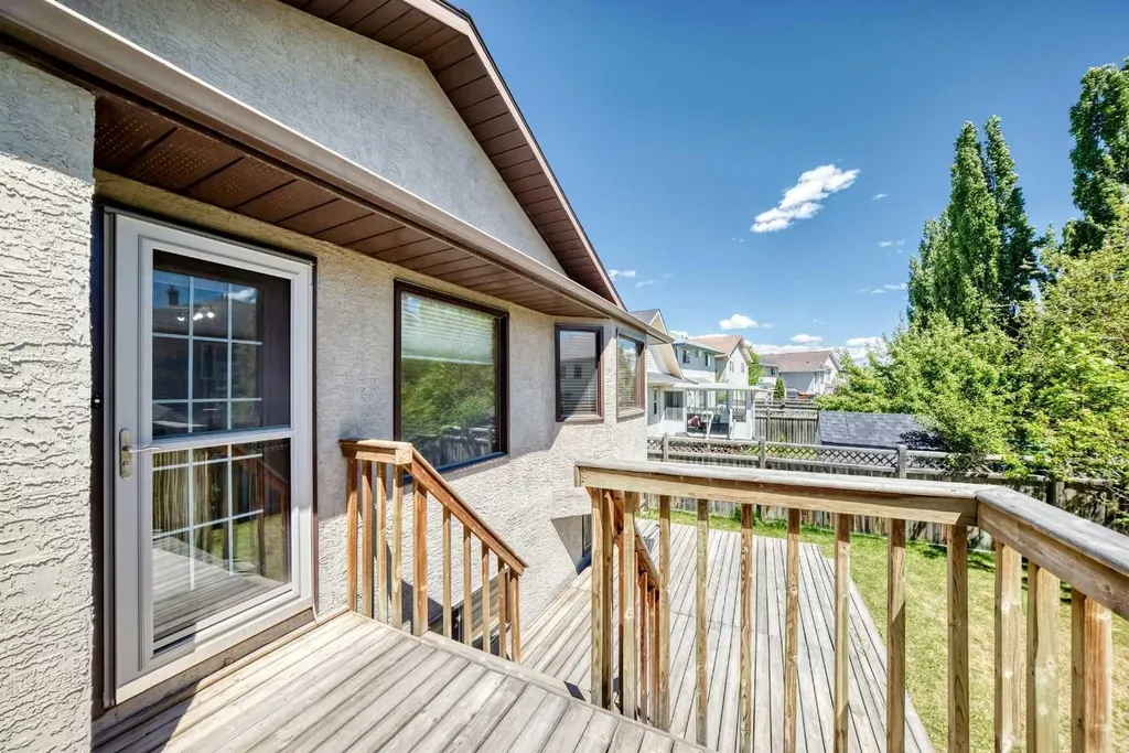 96 Arbour Ridge Way NW Calgary AB T3G 3T1