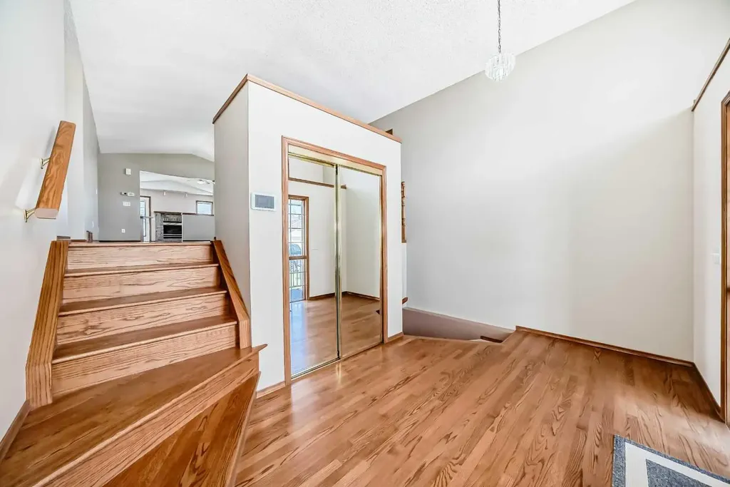 96 Arbour Ridge Way NW Calgary AB T3G 3T1