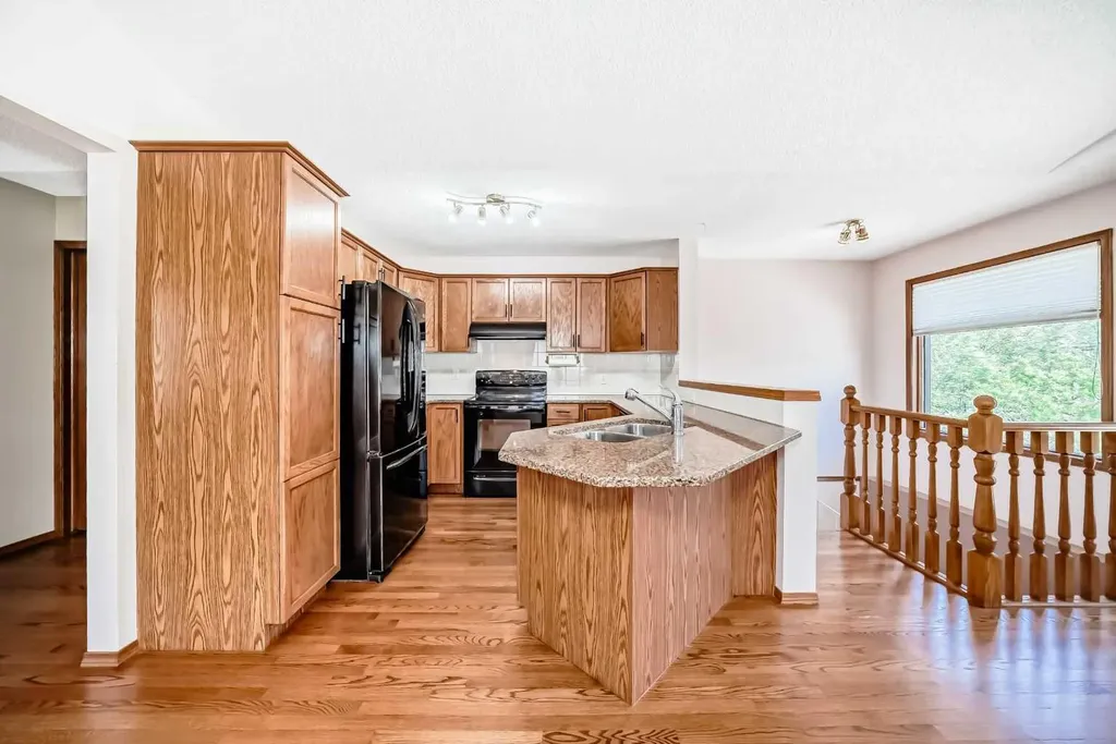 96 Arbour Ridge Way NW Calgary AB T3G 3T1