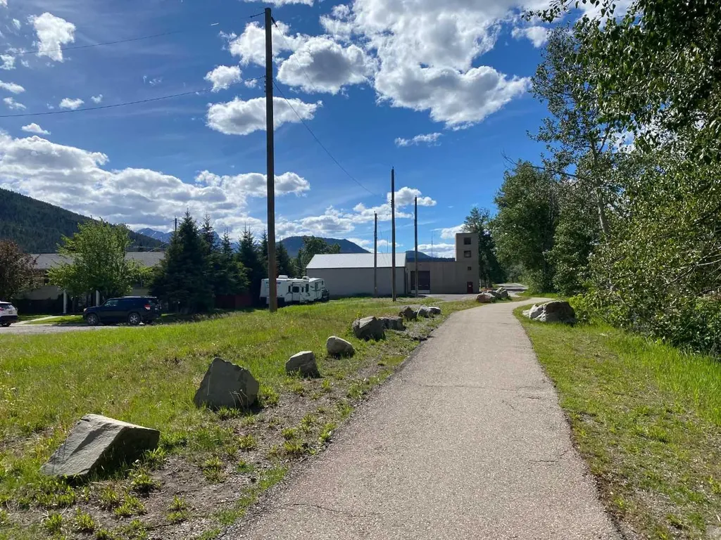 2135 128 Street Blairmore AB T0K 0E0