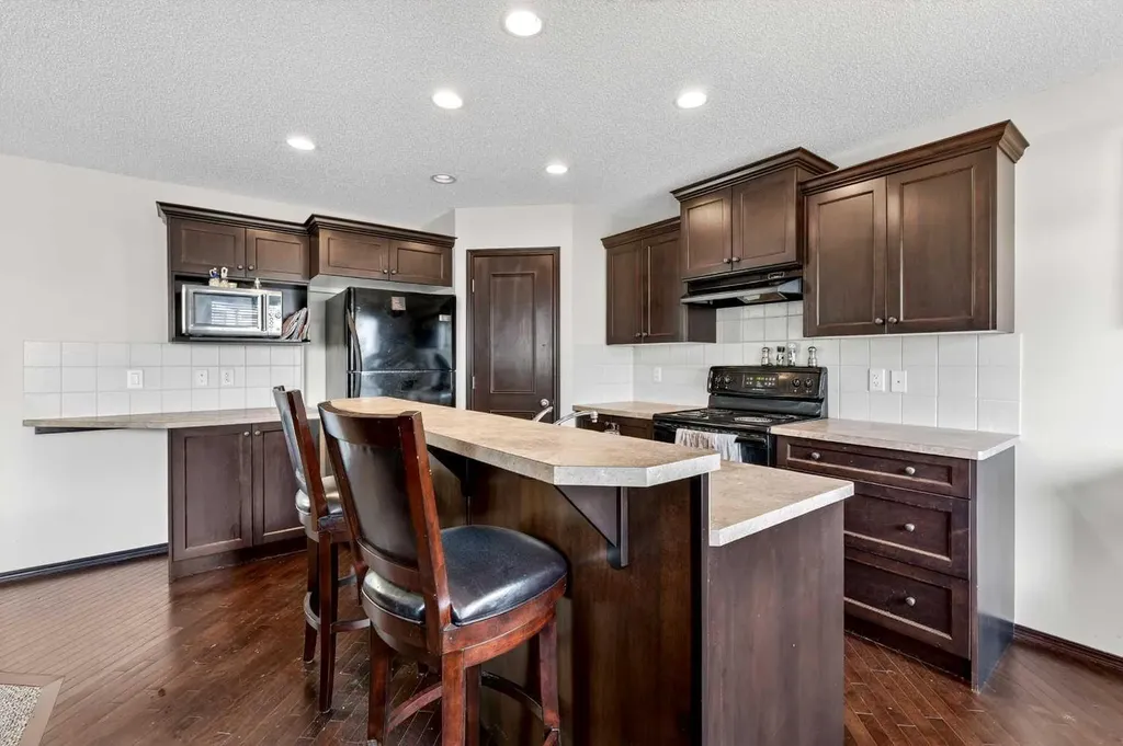 490 New Brighton Drive SE Calgary AB T2Z 0K1