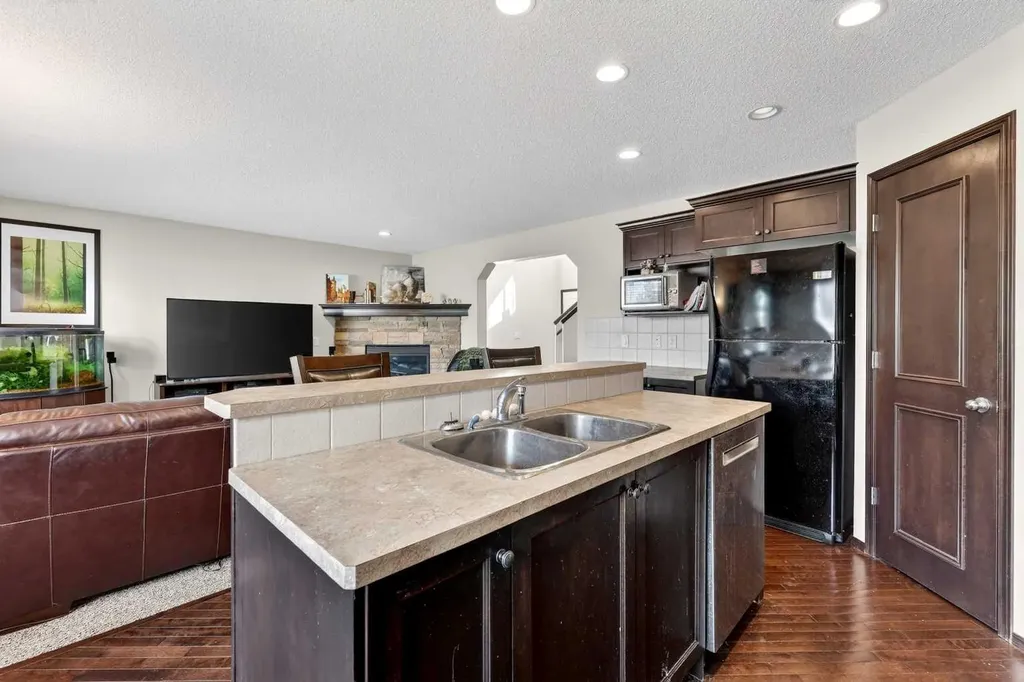 490 New Brighton Drive SE Calgary AB T2Z 0K1