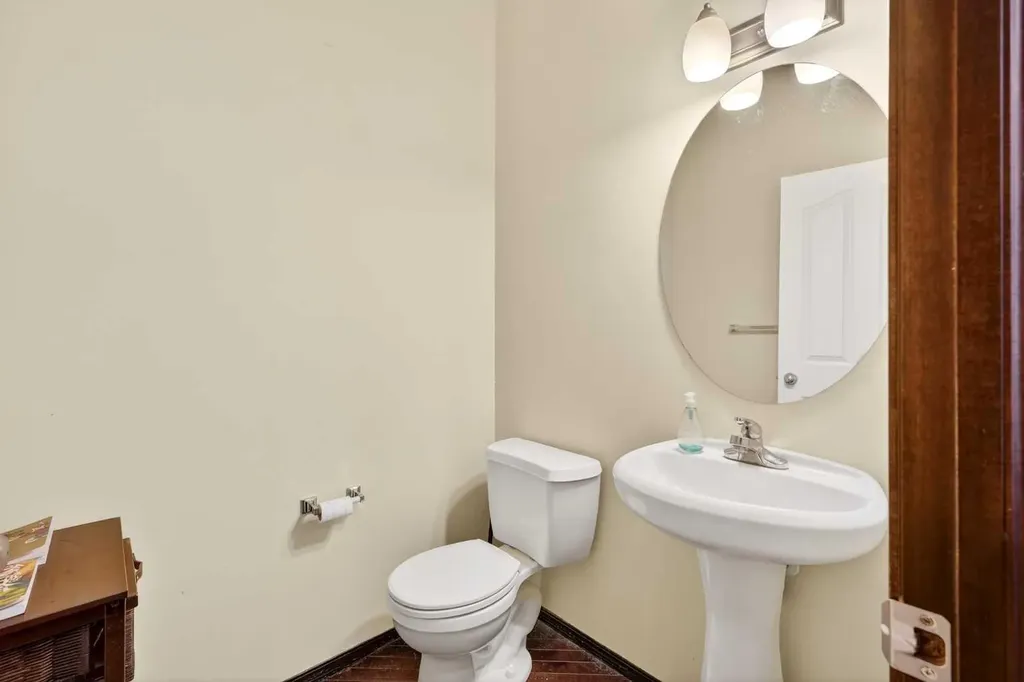 490 New Brighton Drive SE Calgary AB T2Z 0K1