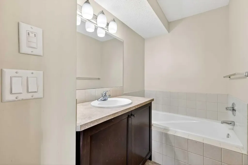 490 New Brighton Drive SE Calgary AB T2Z 0K1