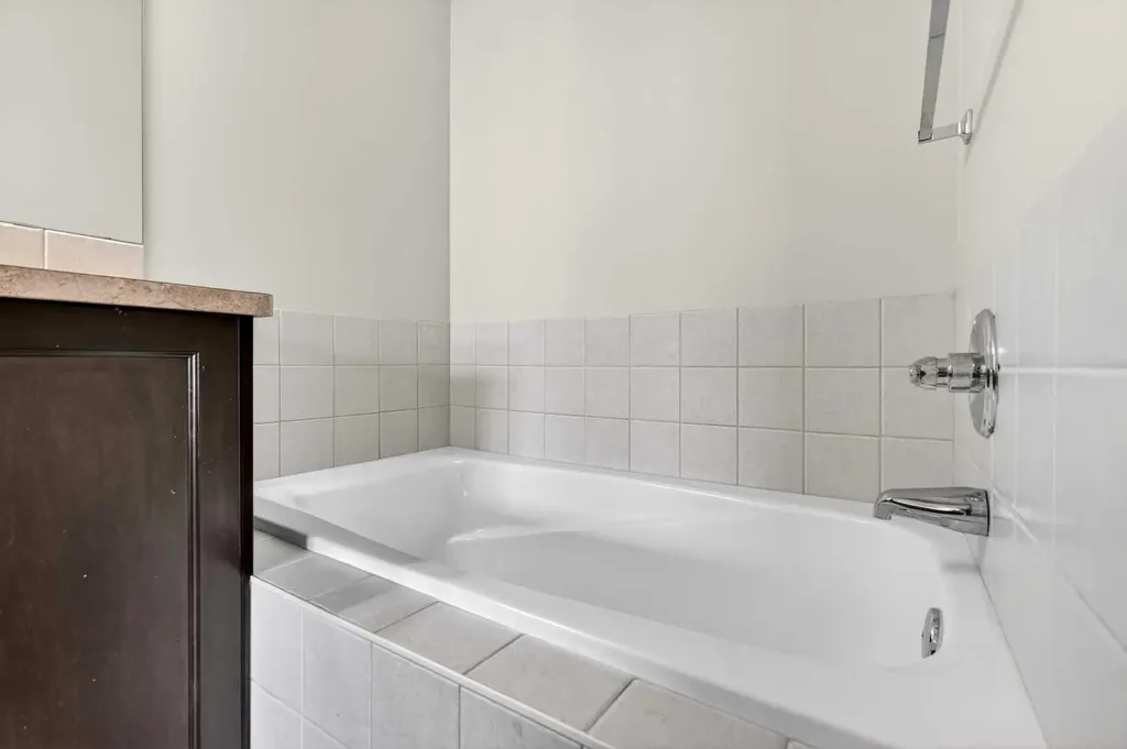 490 New Brighton Drive SE Calgary AB T2Z 0K1
