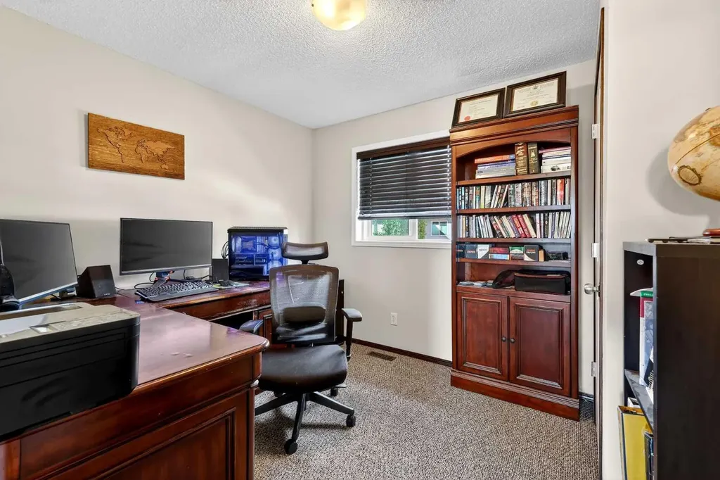 490 New Brighton Drive SE Calgary AB T2Z 0K1