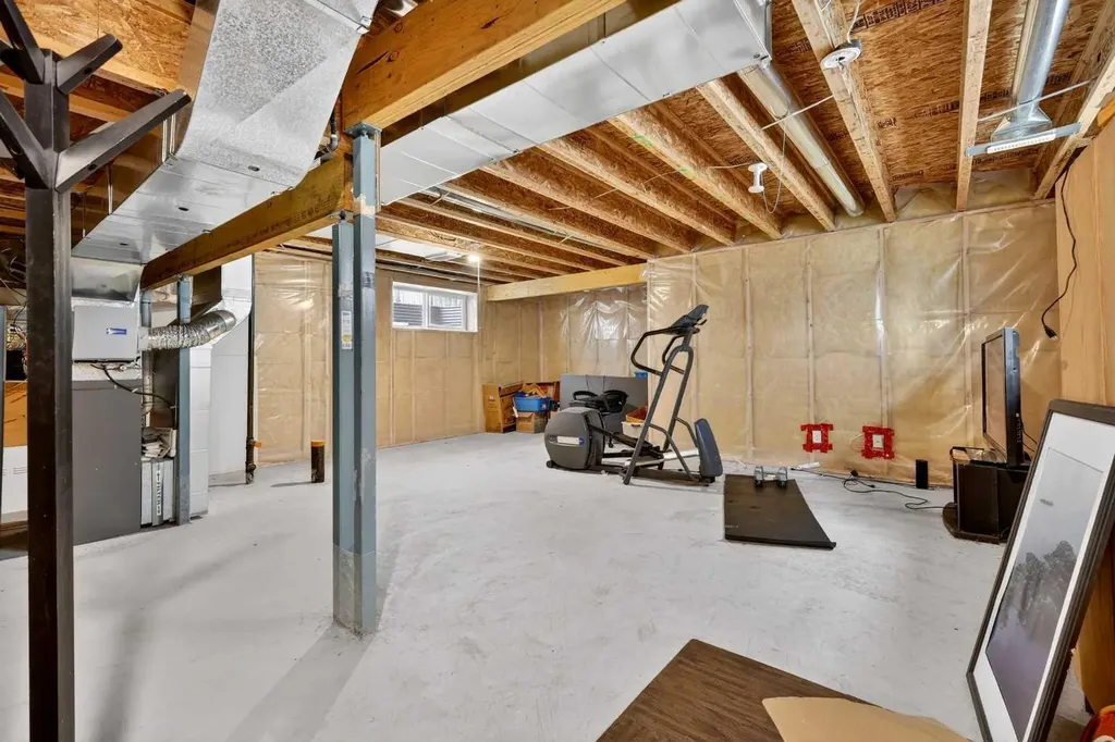 490 New Brighton Drive SE Calgary AB T2Z 0K1