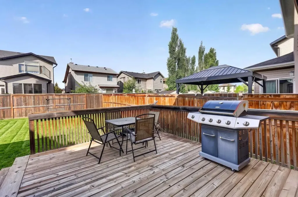 490 New Brighton Drive SE Calgary AB T2Z 0K1