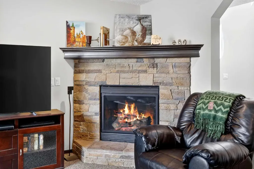 490 New Brighton Drive SE Calgary AB T2Z 0K1
