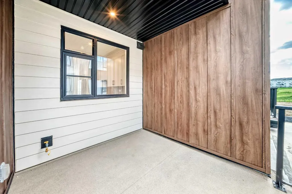 199 Sage Hill Heights Calgary AB T3R 2M8