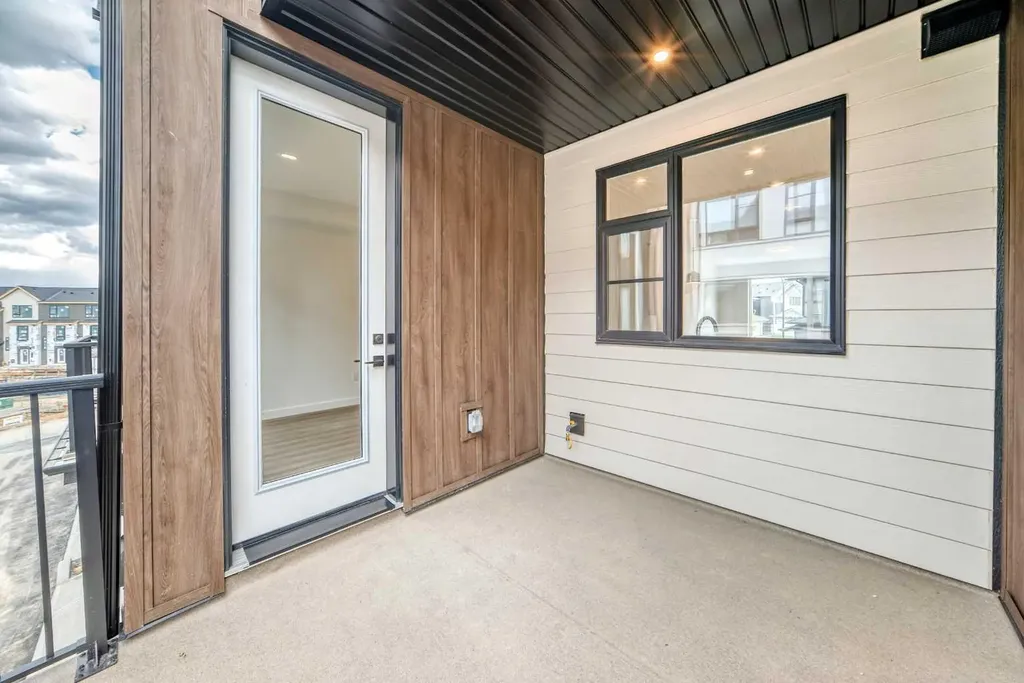 199 Sage Hill Heights Calgary AB T3R 2M8